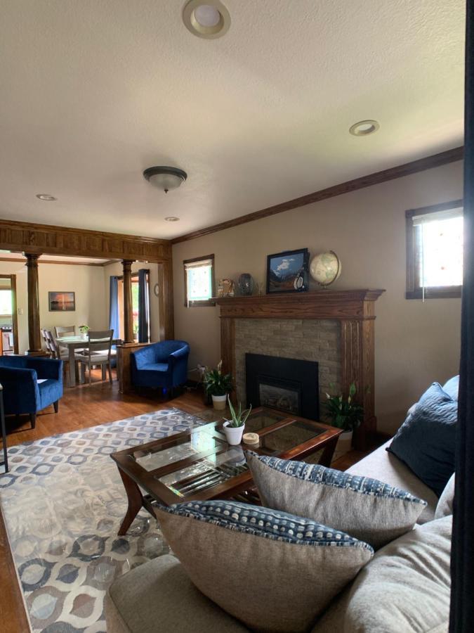 Private Room In West Highlands House デンバー エクステリア 写真